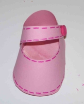 Babyschuh aus Tonpapier zur Geburt