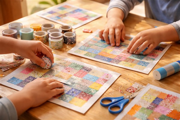 Bastelpapier mit Washitape gestalten – eine einfache Mitmachidee für Kinder